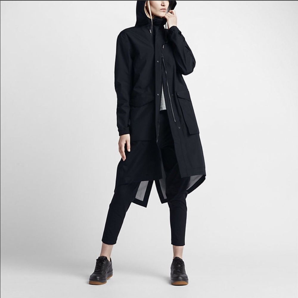 NikeLab Essentials Womens Rain Parka (Green)